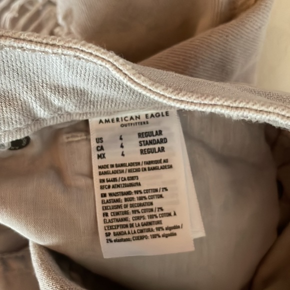 American Eagle Ripped Light Wash Jeans - Picture 2 of 3